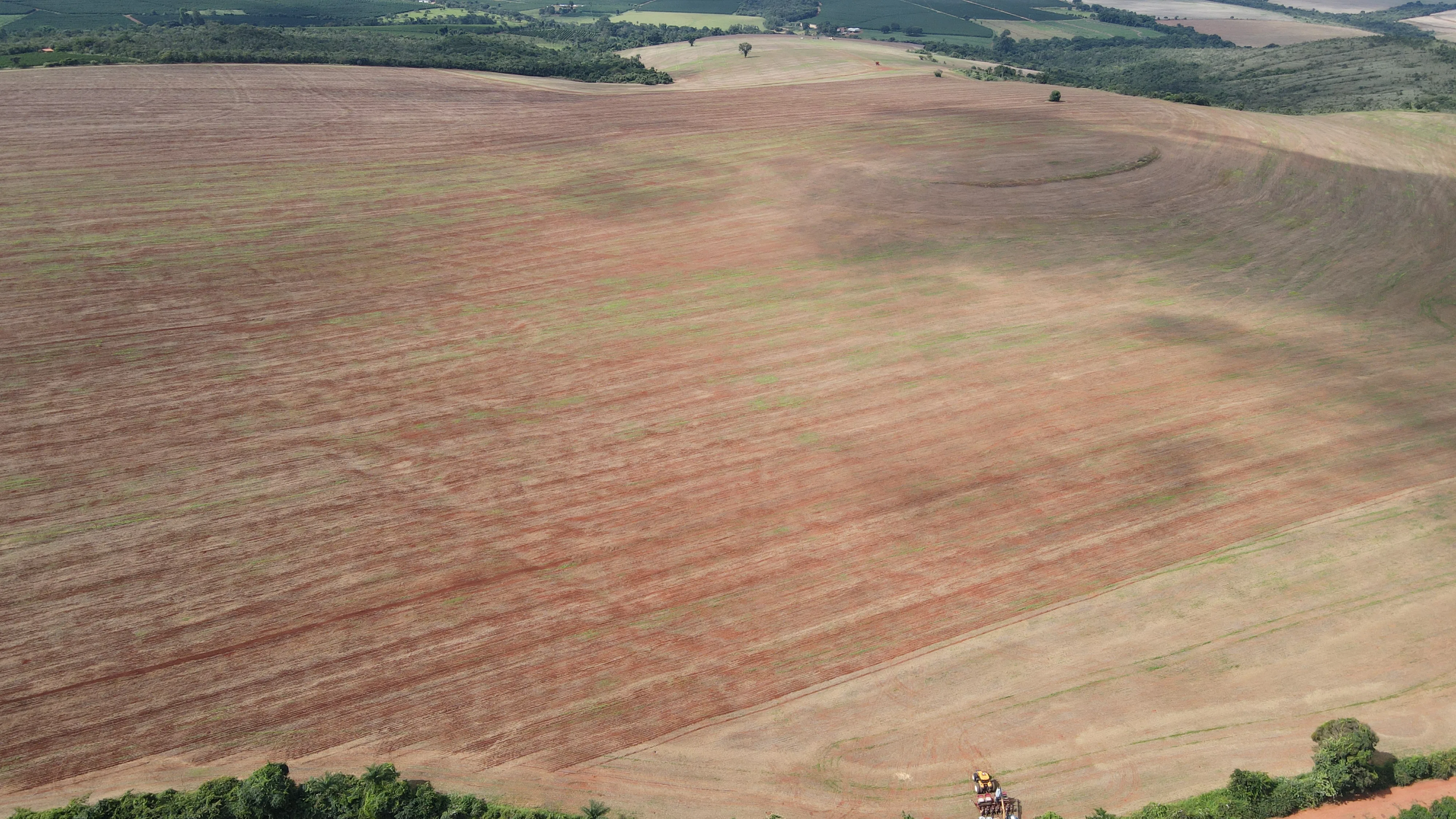FAZENDA em MONTE CARMELO - FA00079