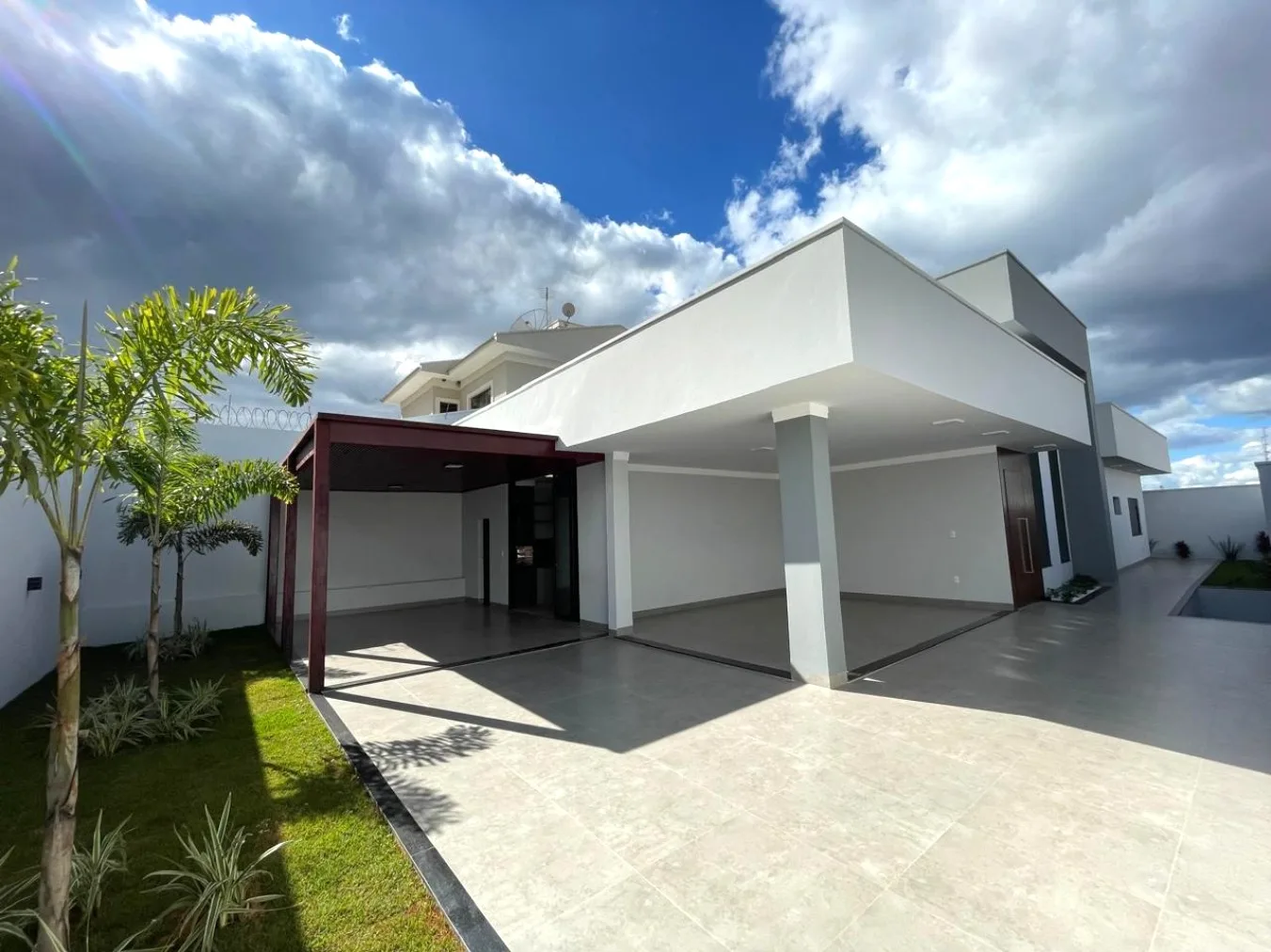 Imóvel Novo Com Excelente Padrão De Acabamento No Bairro Matinha Em Patrocínio-Mg