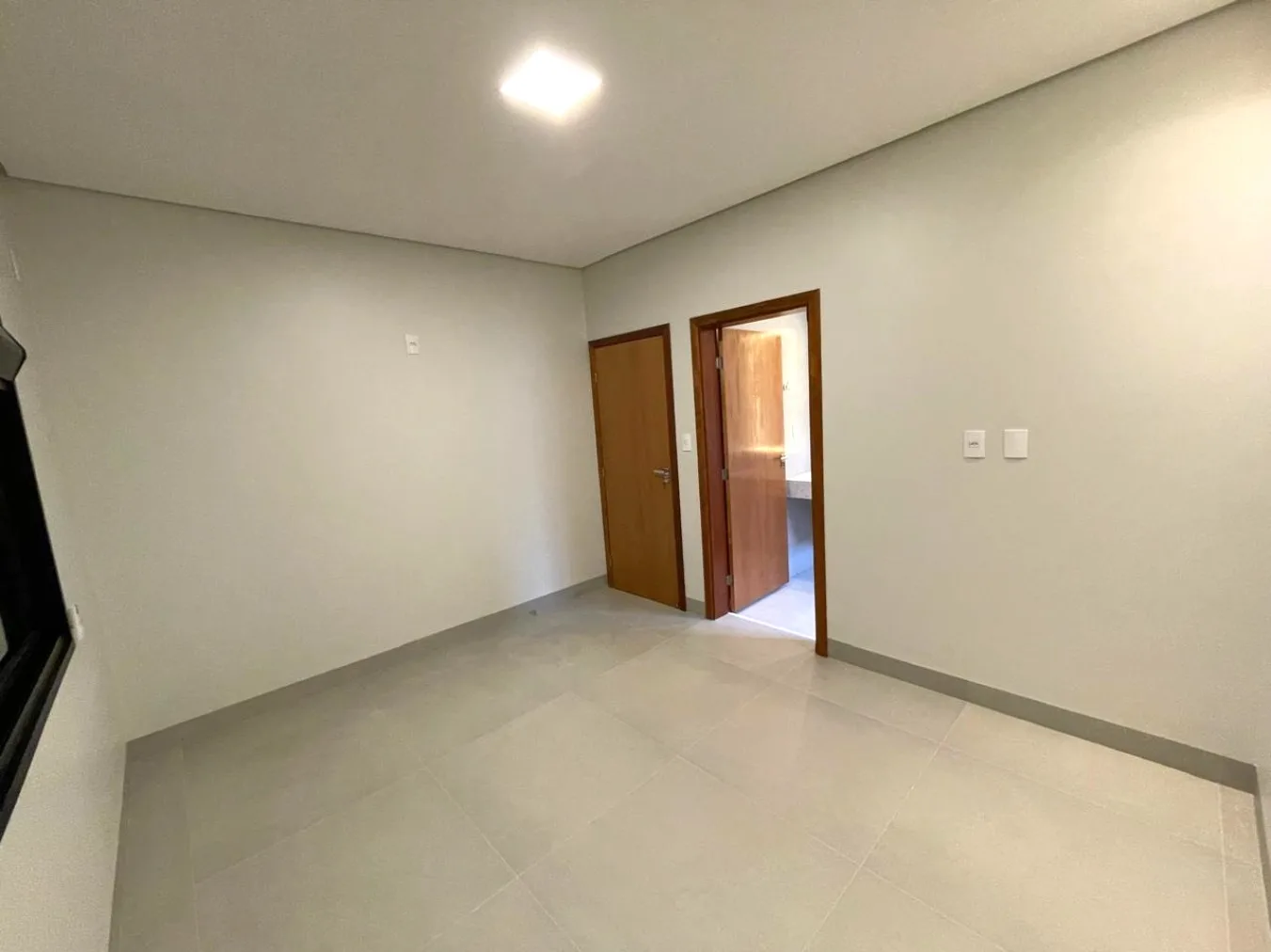 Imóvel Novo Com Excelente Padrão De Acabamento No Bairro Matinha Em Patrocínio-Mg