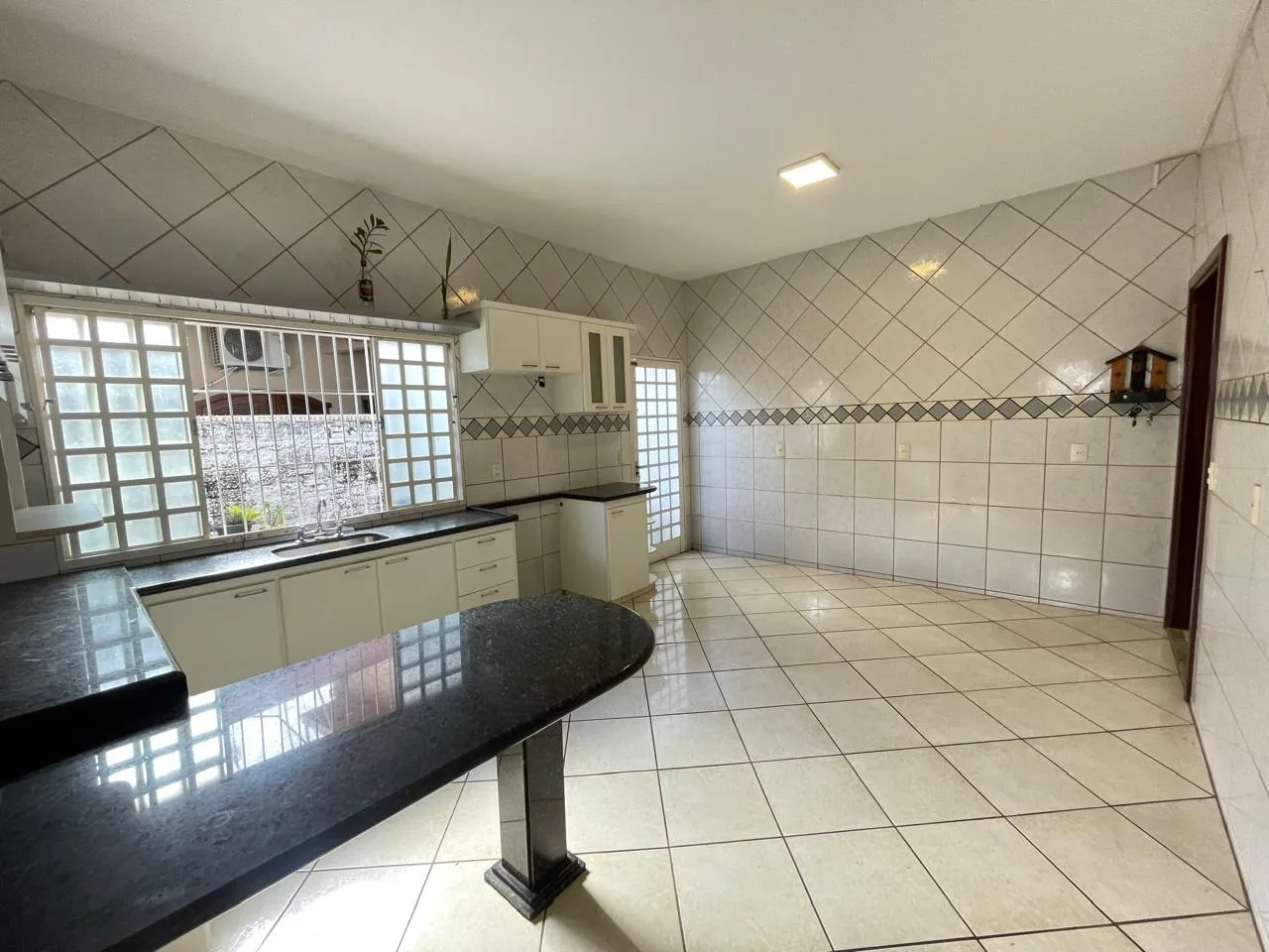 Imóvel Com Excelente Localização No Bairro Cidade Jardim Em Patrocínio-Mg.