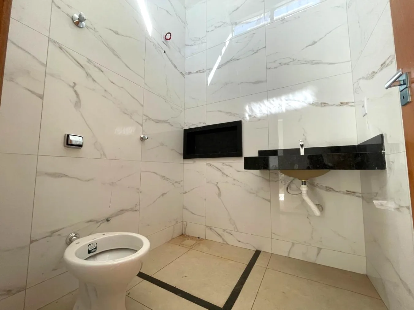 Casa Geminada Nova No Bairro Jardim Vitória Em Patocínio-Mg.