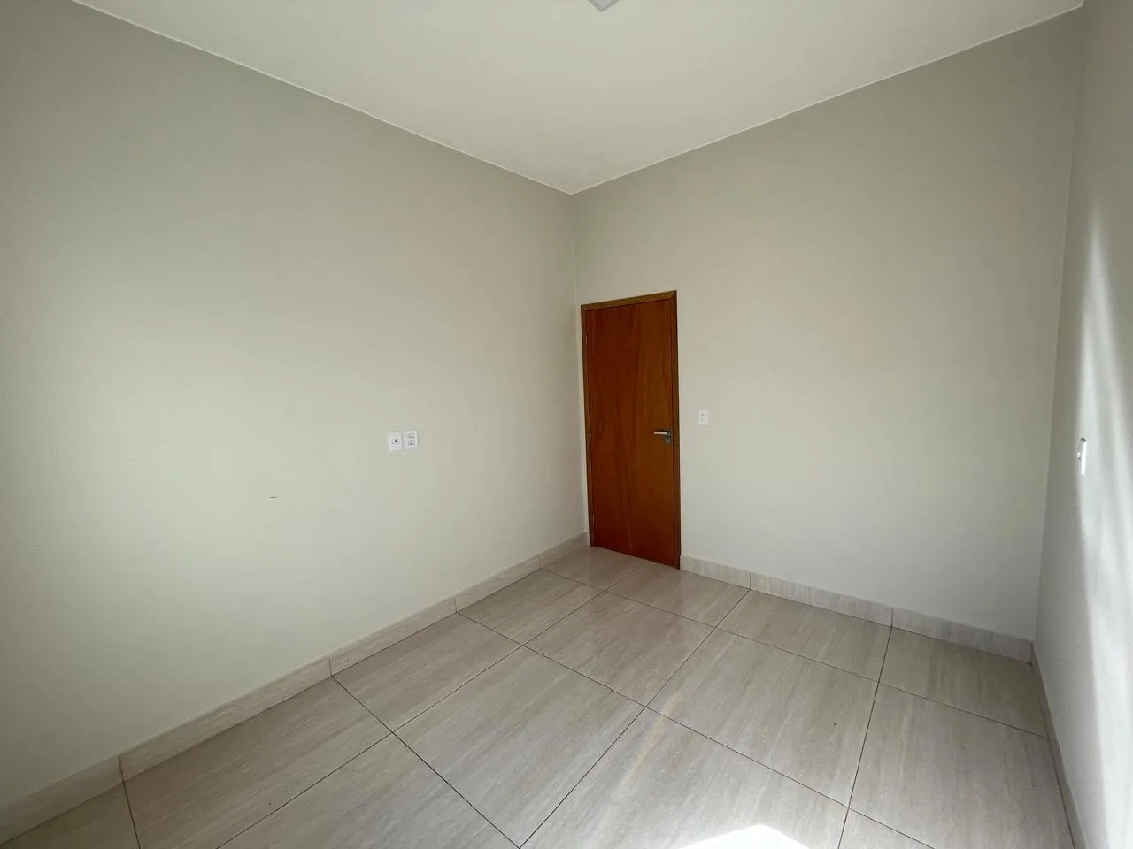 Casa Geminada Nova No Bairro Jardim Vitória Em Patocínio-Mg.