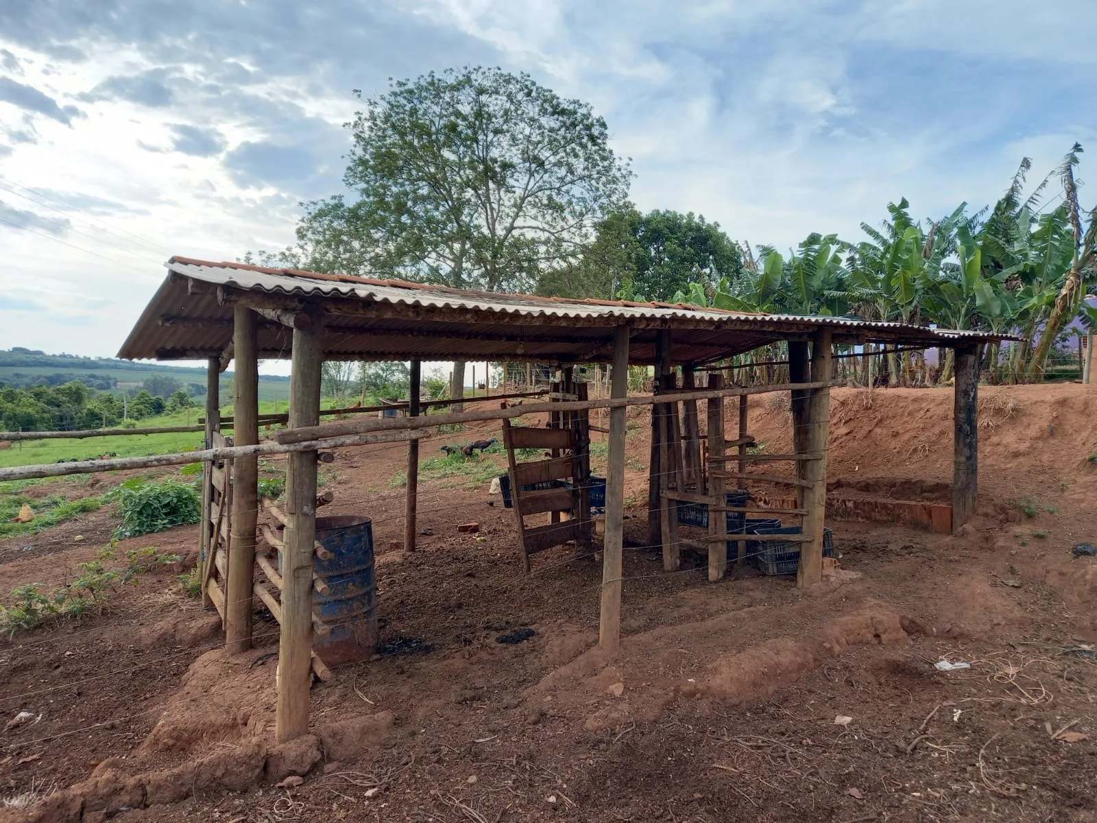 Bela Chácara À Venda Em Silvano, Município De Patrocínio - Mg.