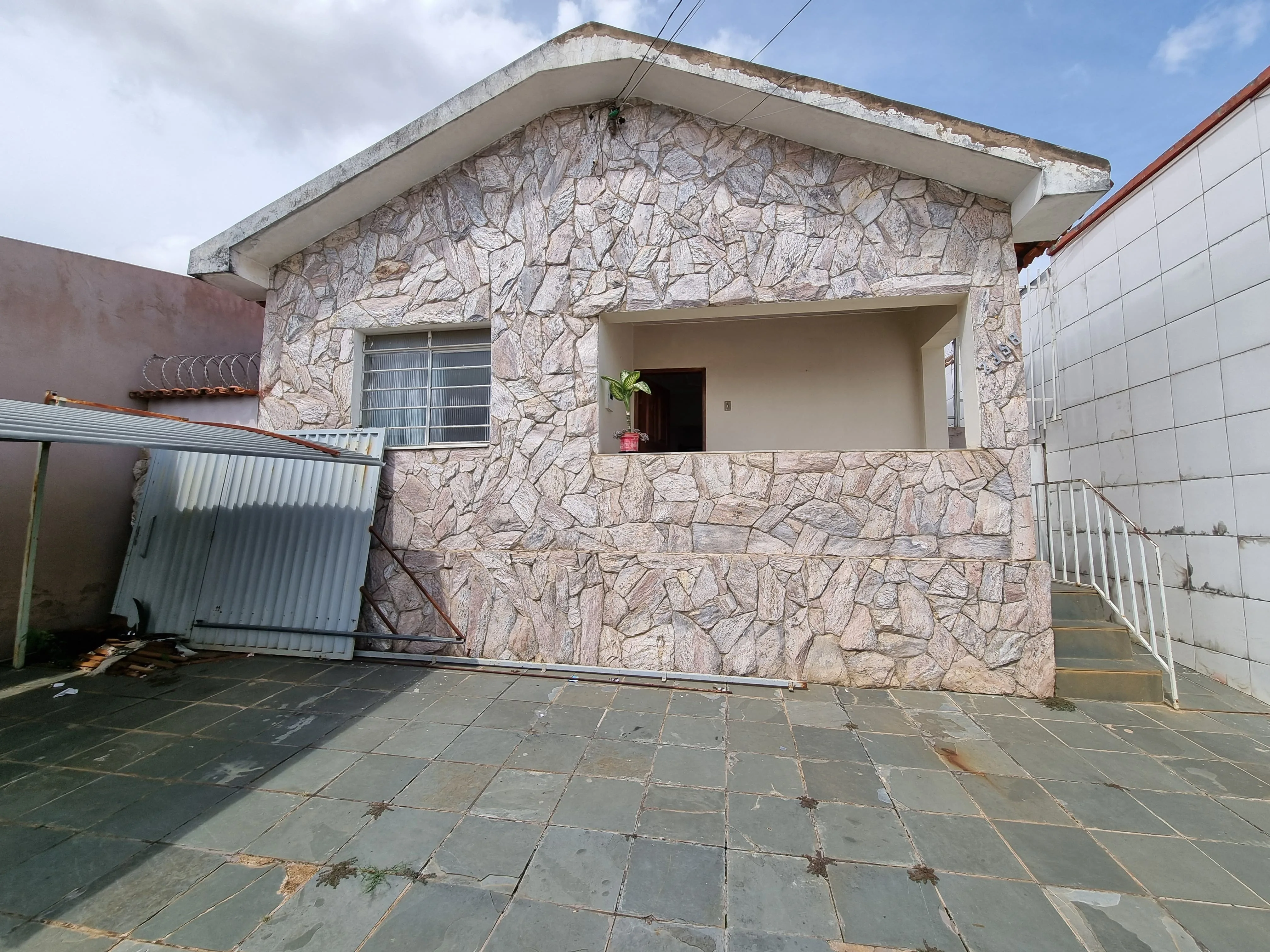 Imóvel Residencial No Bairro São Franisco Em Patrocínio-Mg.