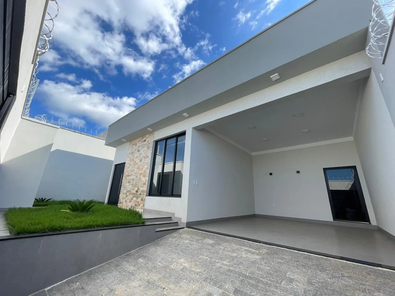 Imóvel Novo Com Excelente Localização No Bairro Jardim Das Oliveiras Em Patrocínio-Mg