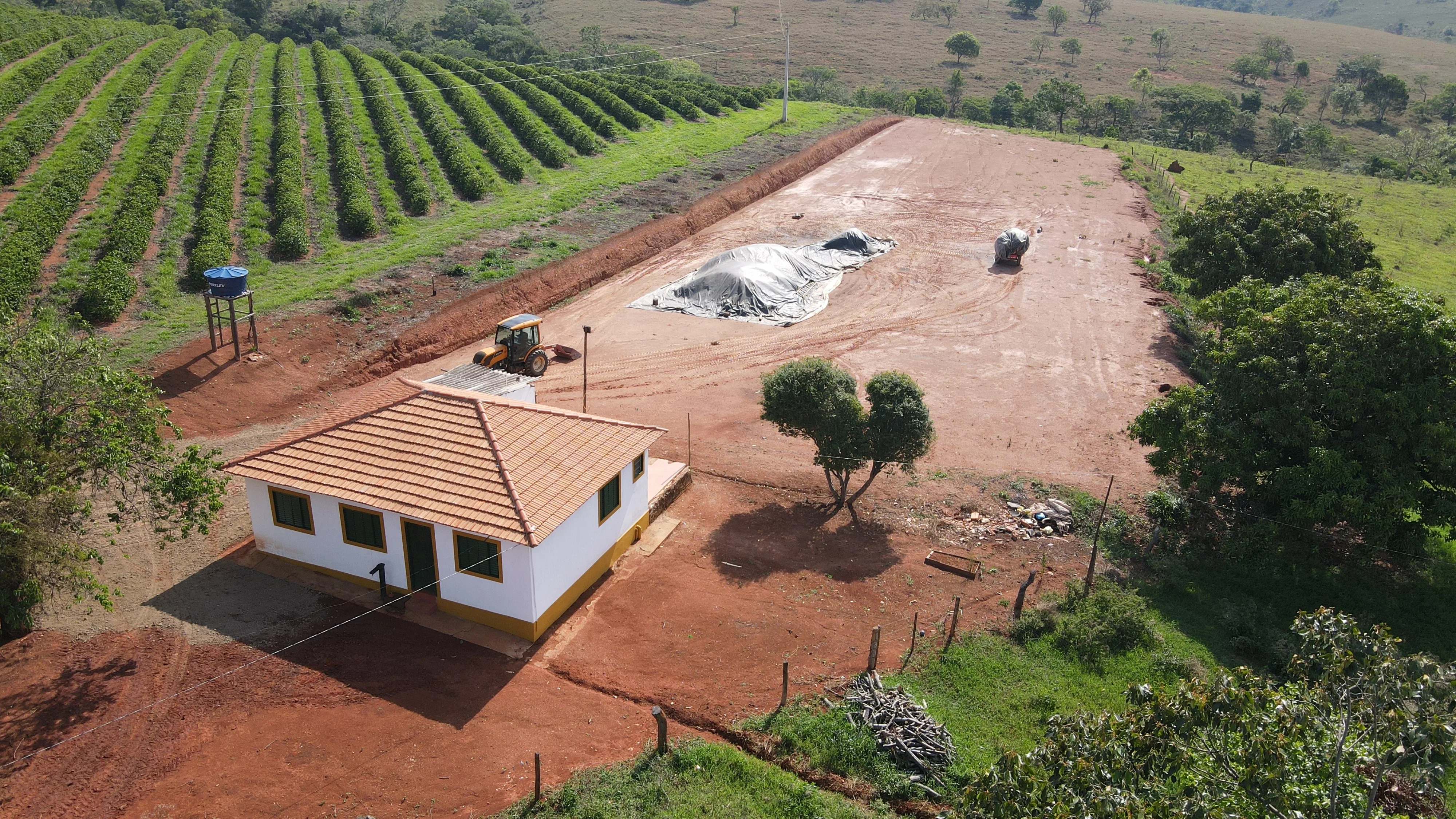 Fazenda Próxima À Rodovia Entre Rio Paranaíba E Serra Do Salitre