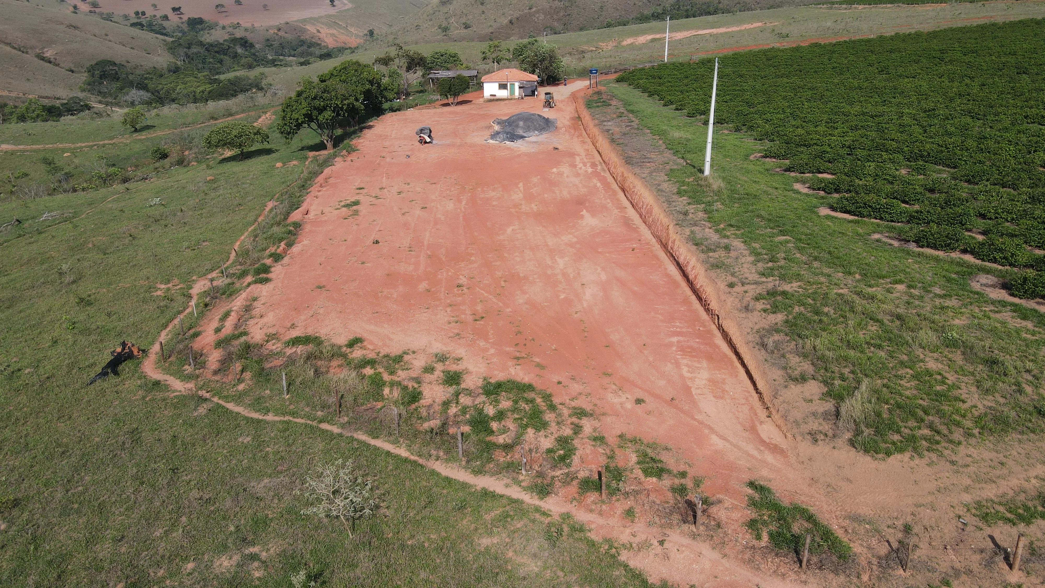 Fazenda Próxima À Rodovia Entre Rio Paranaíba E Serra Do Salitre