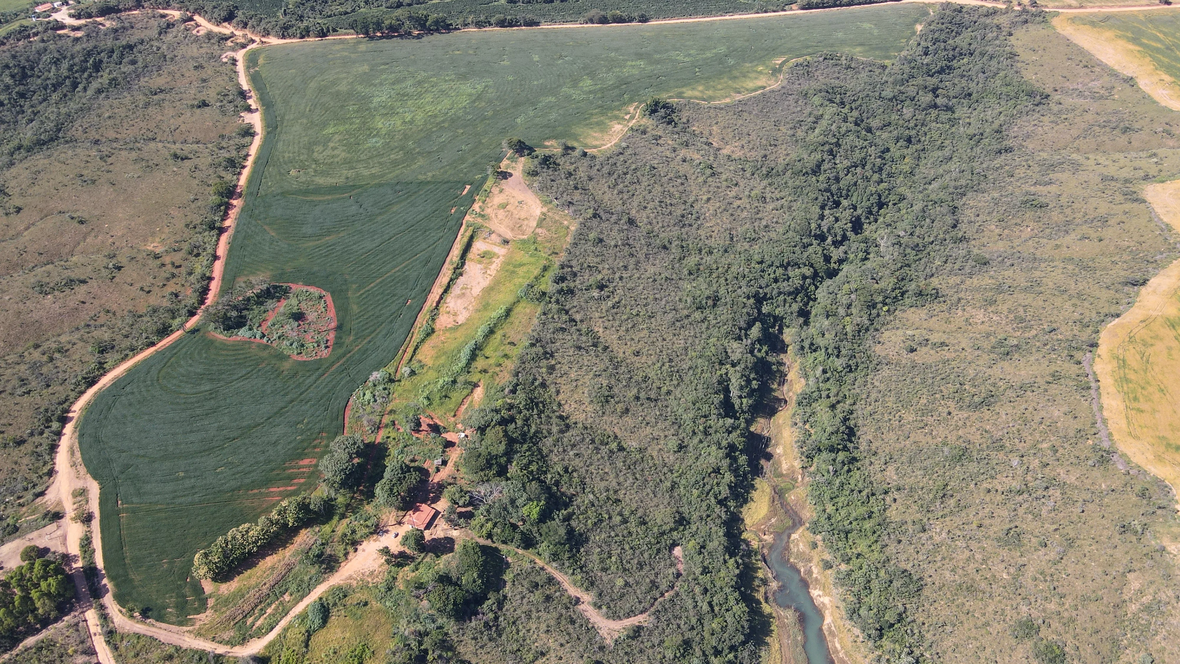 Excelente fazenda na região de Santa Luzia dos Barros em Patrocínio- MG.