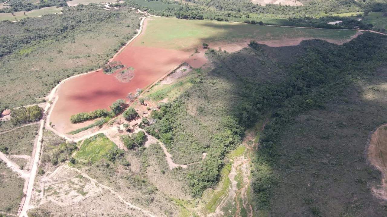Excelente fazenda na região de Santa Luzia dos Barros em Patrocínio- MG.