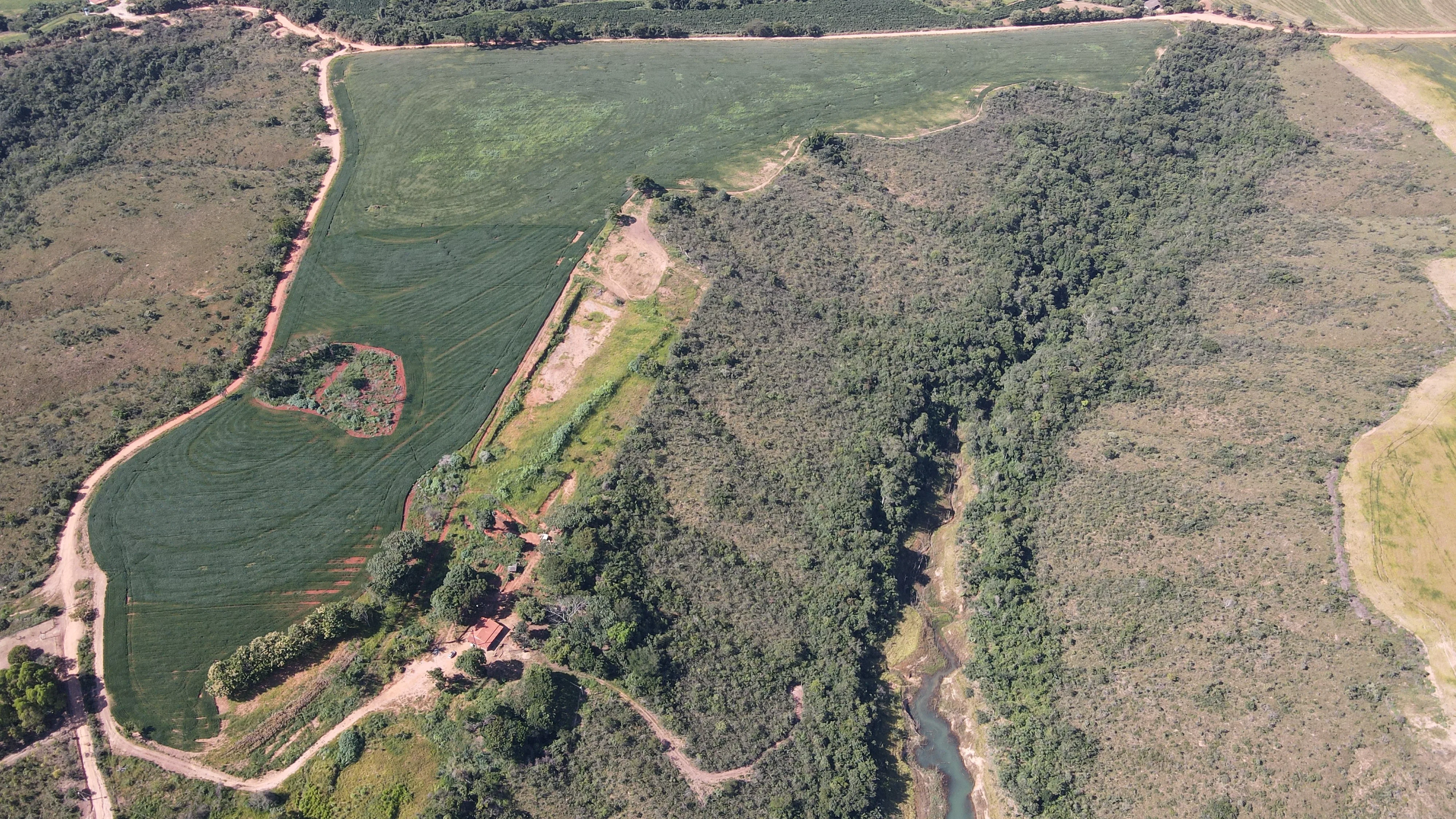 Excelente fazenda na região de Santa Luzia dos Barros em Patrocínio- MG.
