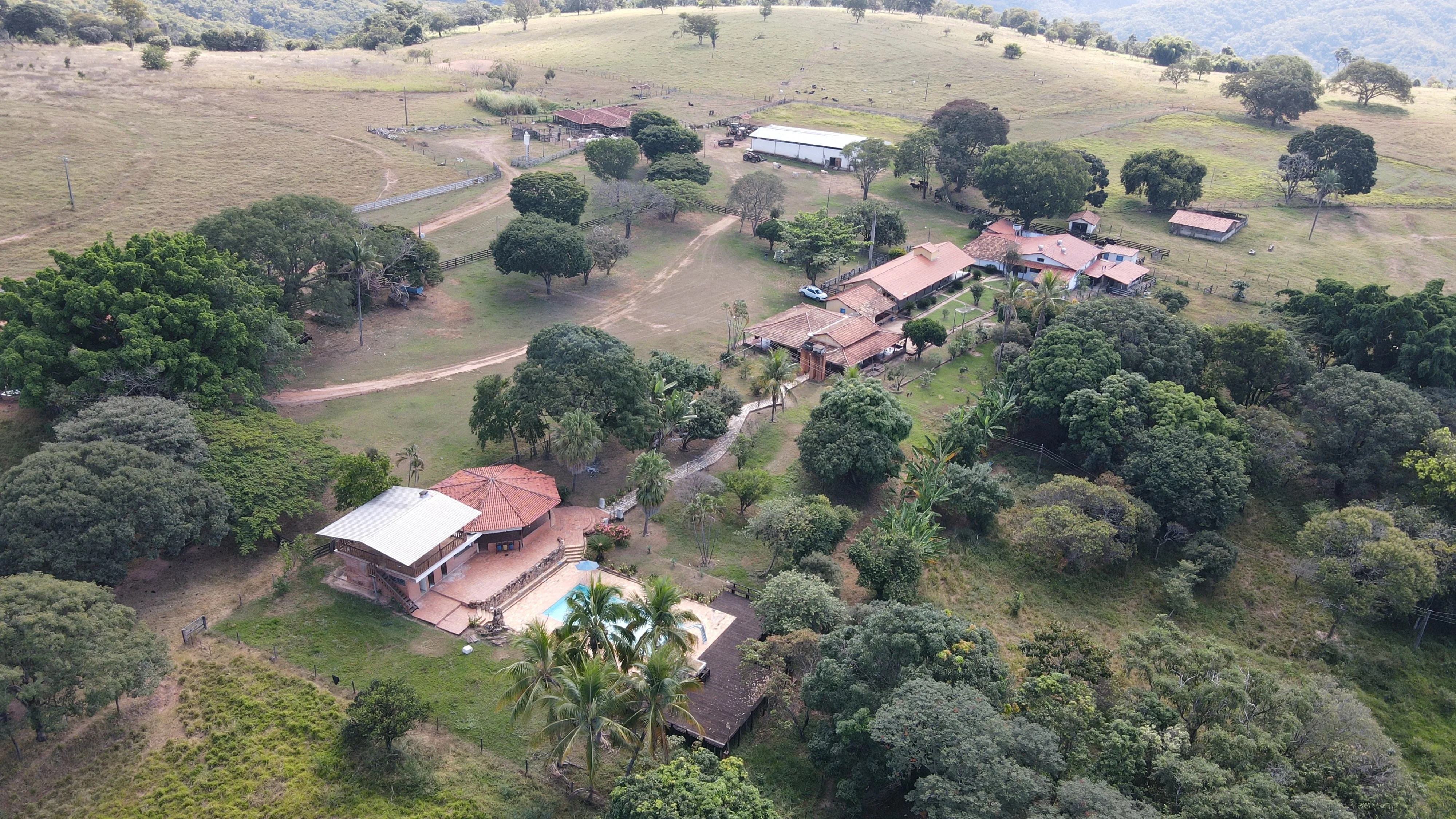 FAZENDA em ZONA RURAL DE PRESIDENTE OLEGÁRIO, PRESIDENTE OLEGÁRIO - FA00211