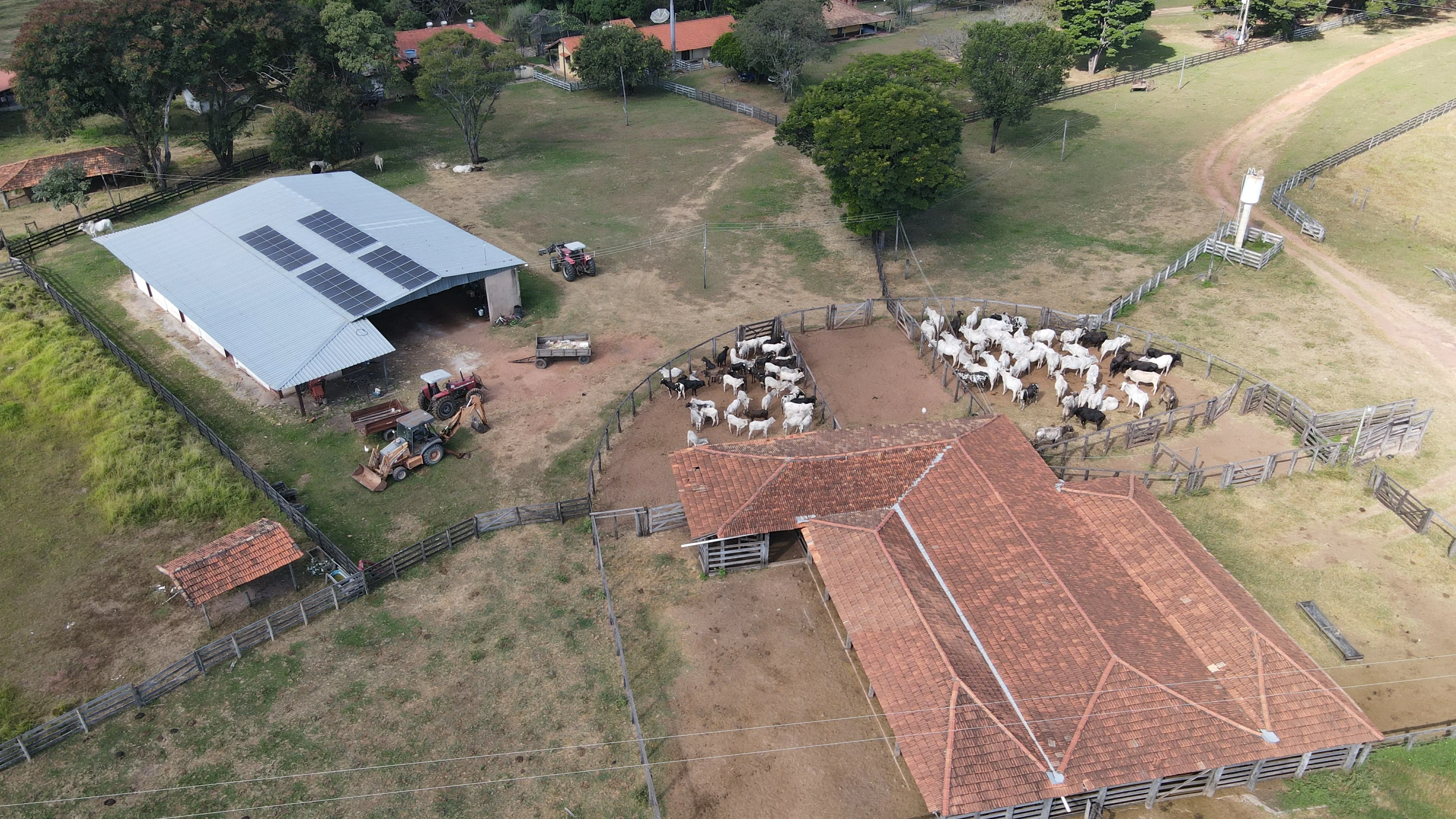 FAZENDA em ZONA RURAL DE PRESIDENTE OLEGÁRIO, PRESIDENTE OLEGÁRIO - FA00211