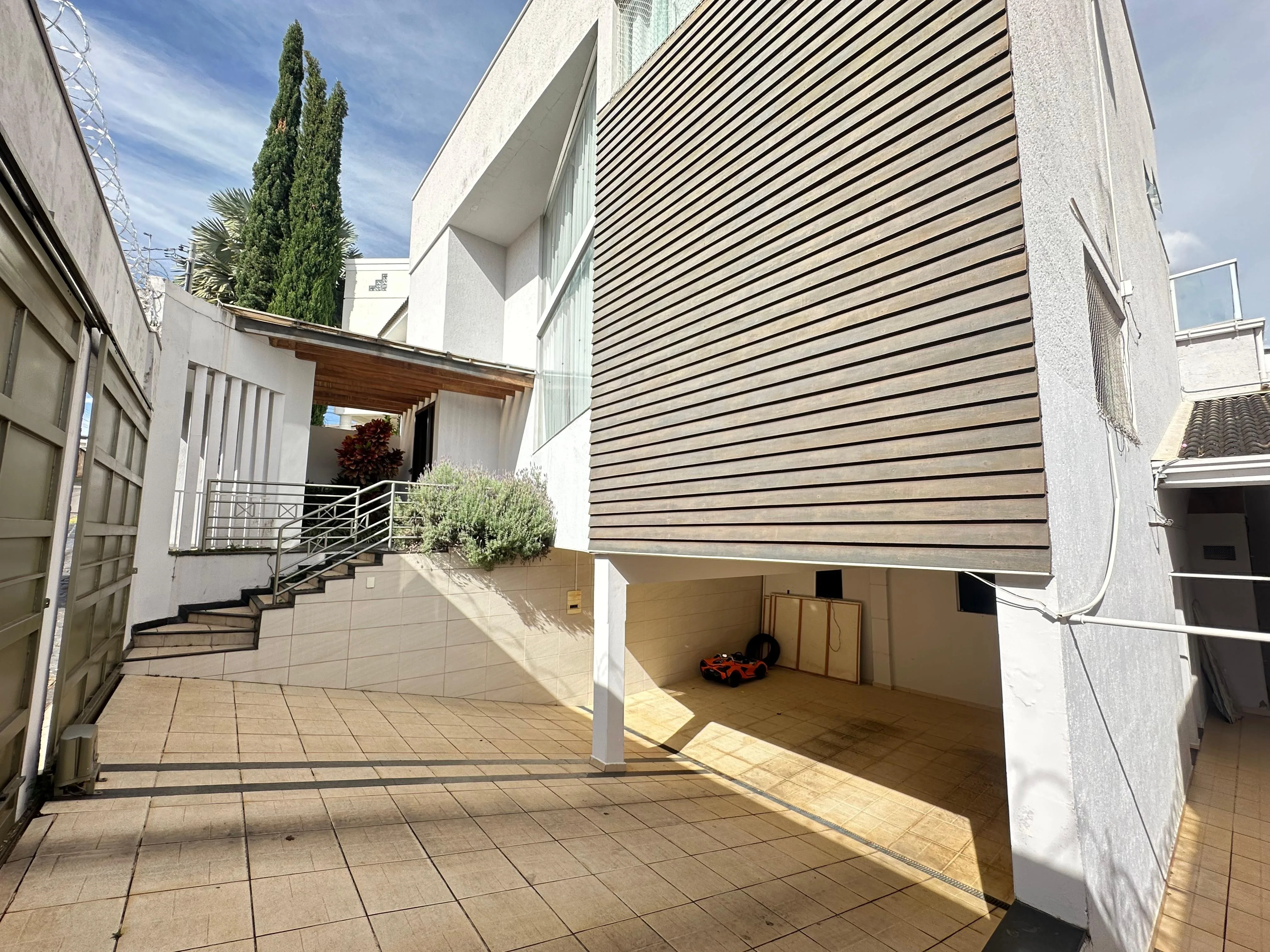 Oportunidade À Venda No Bairro Cidade Jardim: Imóvel De Alto Padrão Com Excelente Acabamento.