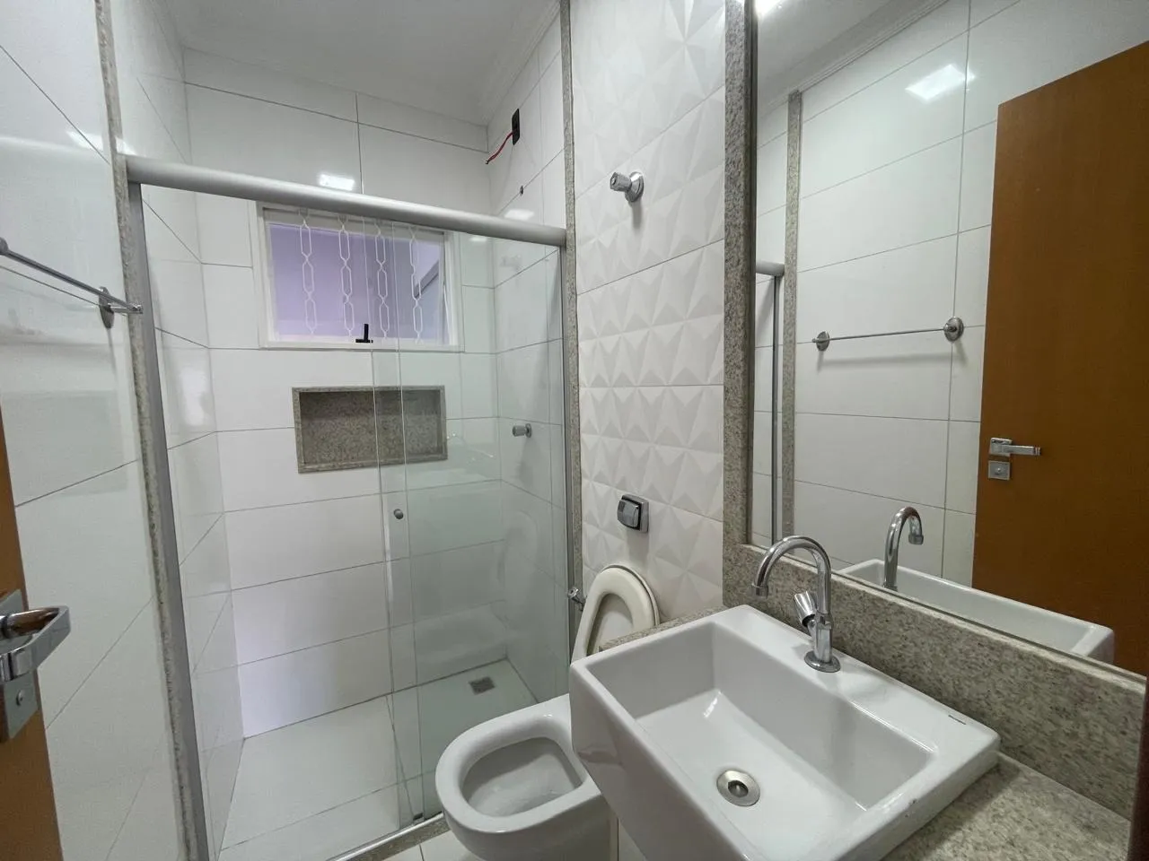 CASA À VENDA NO BAIRRO MORADA NOVA COM EXCELENTE LOCALIZAÇÃO EM PATROCÍNIO-MG