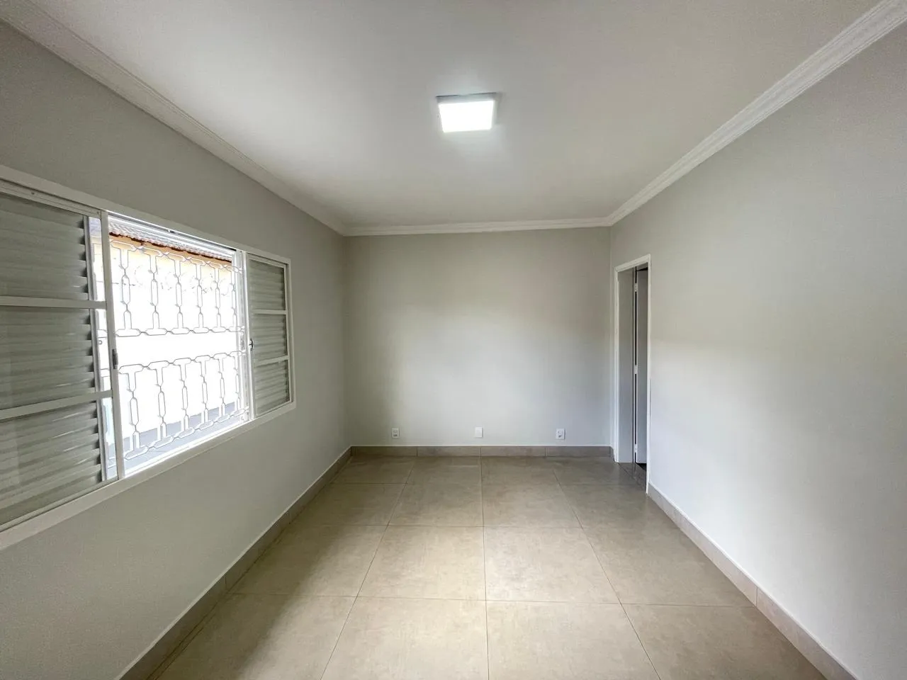 CASA À VENDA NO BAIRRO MORADA NOVA COM EXCELENTE LOCALIZAÇÃO EM PATROCÍNIO-MG
