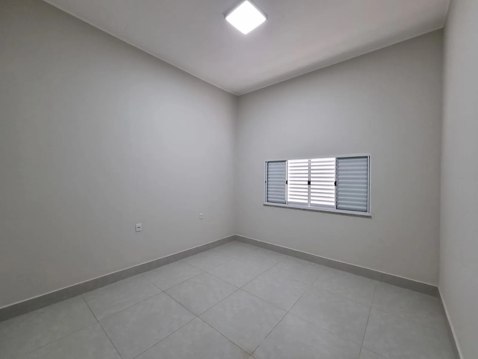 IMÓVEL COM EXCELENTE LOCALIZAÇÃO NO BAIRRO MARTIM GALLEGO EM PATROCÍNIO-MG