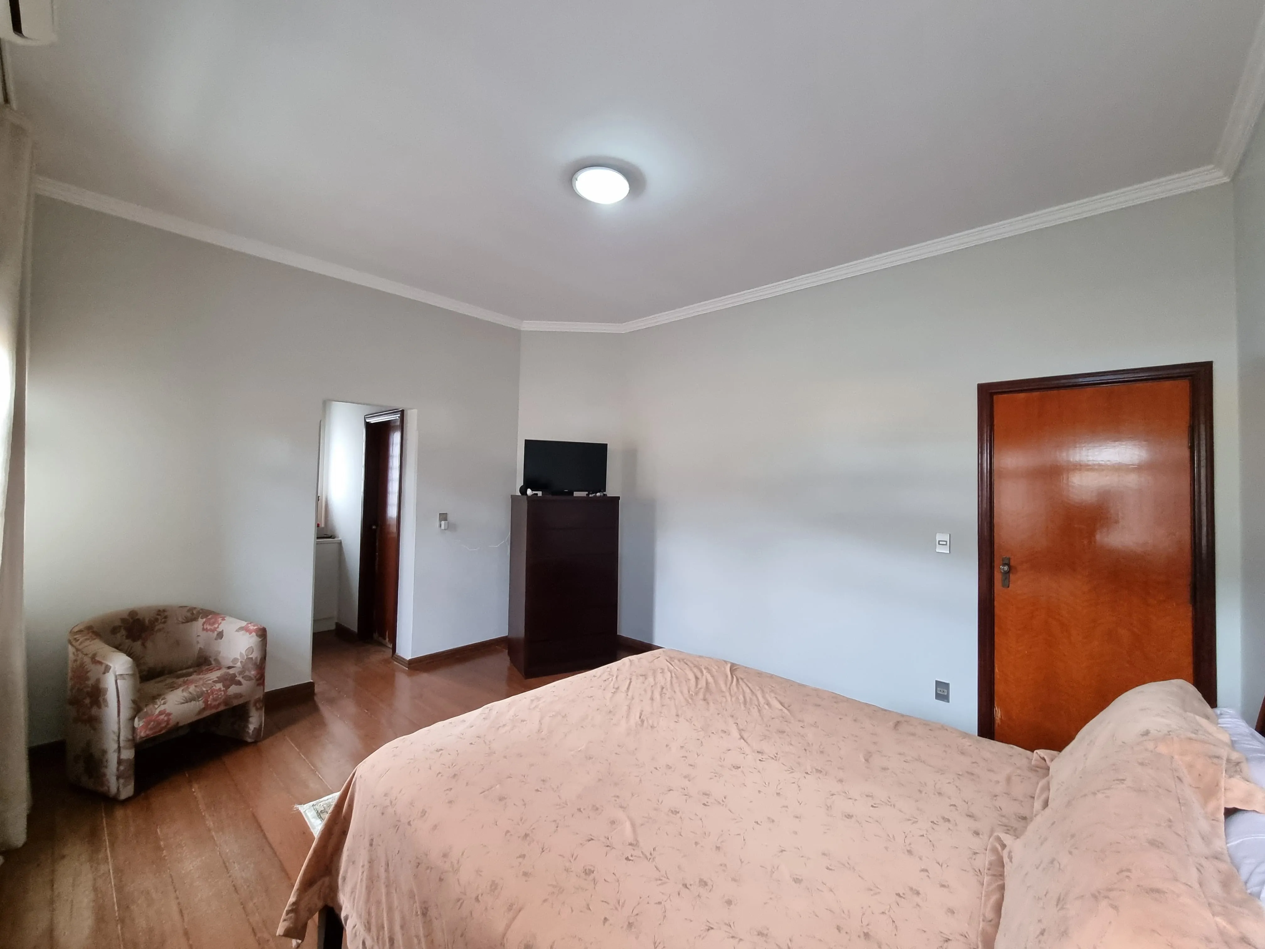 IMÓVEL COM EXCELENTE LOCALIZAÇÃO NO BAIRRO SÃO LUCAS EM PATROCÍNIO-MG.
