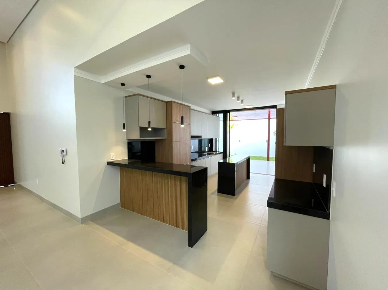IMÓVEL NOVO COM EXCELENTE PADRÃO DE ACABAMENTO NO BAIRRO MATINHA EM PATROCÍNIO-MG