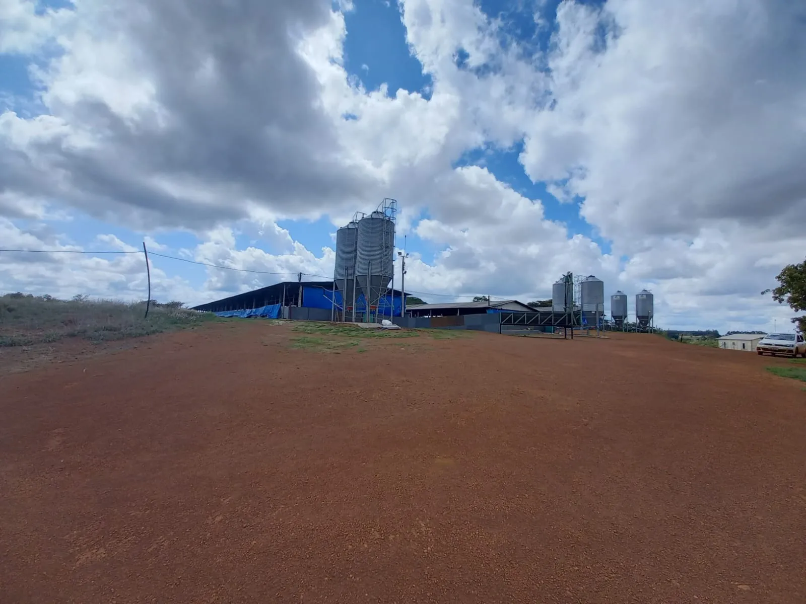 FAZENDA ALTAMENTE RENTÁVEL ENTRE COROMANDEL E PATROCÍNIO-MG.