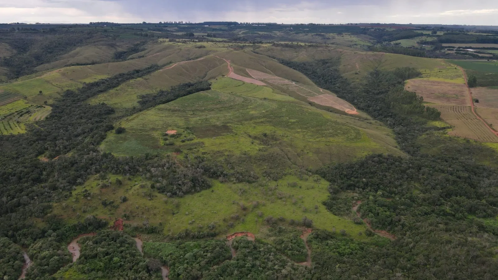 EXCELENTE FAZENDA DE DUPLA APTIDÃO EM CAMPOS ALTOS