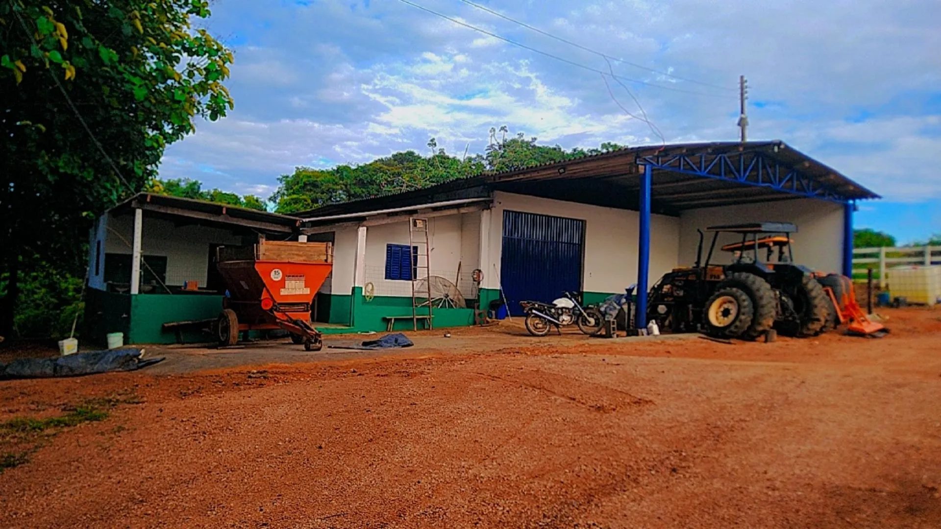 FAZENDA NA REGIÃO DO RIO PIRAPITINGA COM DUPLA APTIDÃO- PATROCÍNIO -MG