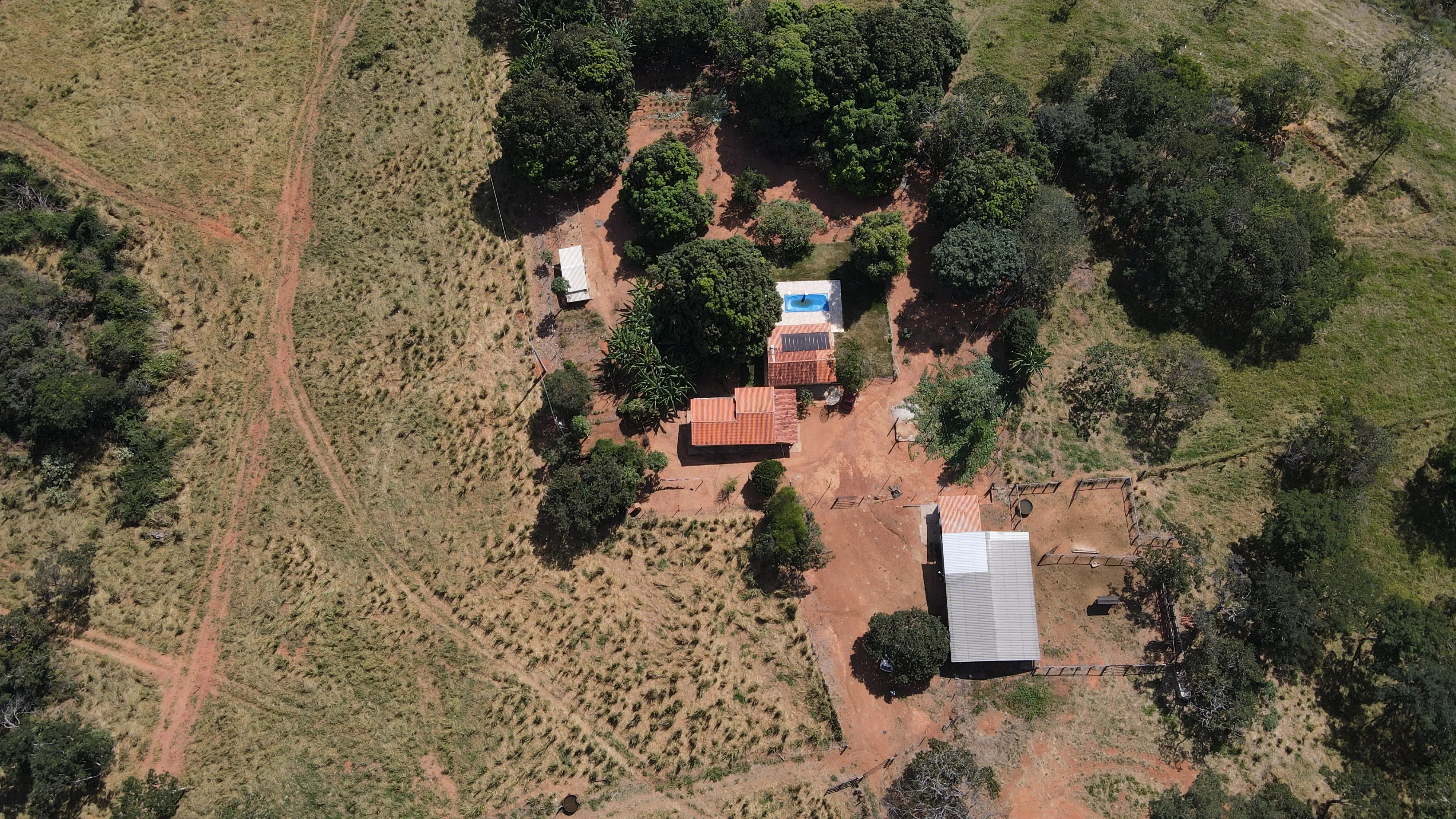 FAZENDA DUPLA APTIDÃO A VENDA EM LAGAMAR - MG