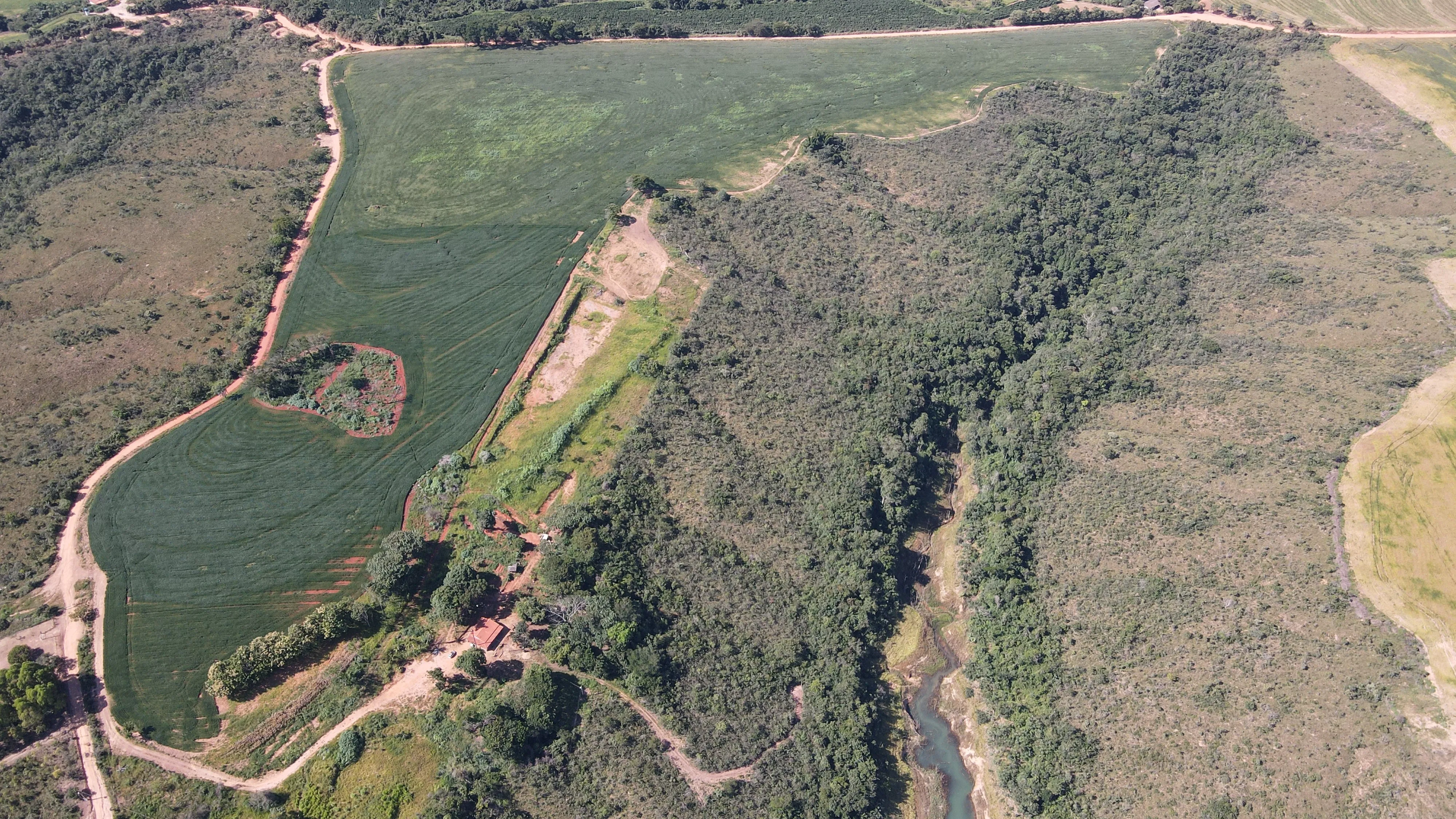 Excelente fazenda na região de Santa Luzia dos Barros em Patrocínio- MG.