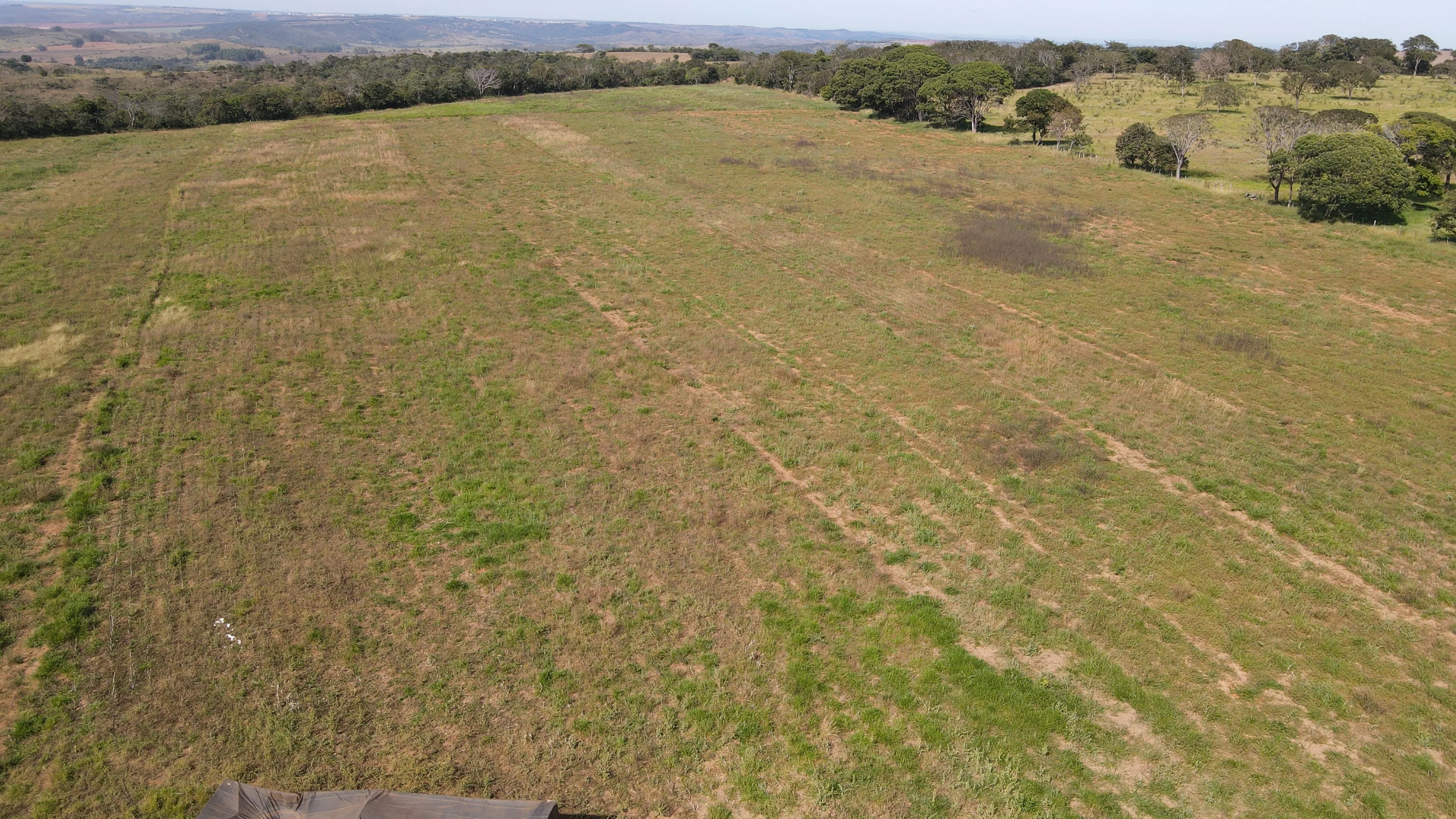 FAZENDA DE DUPLA APTIDÃO COM EXTRAÇÃO DE AREIA EM COROMANDEL