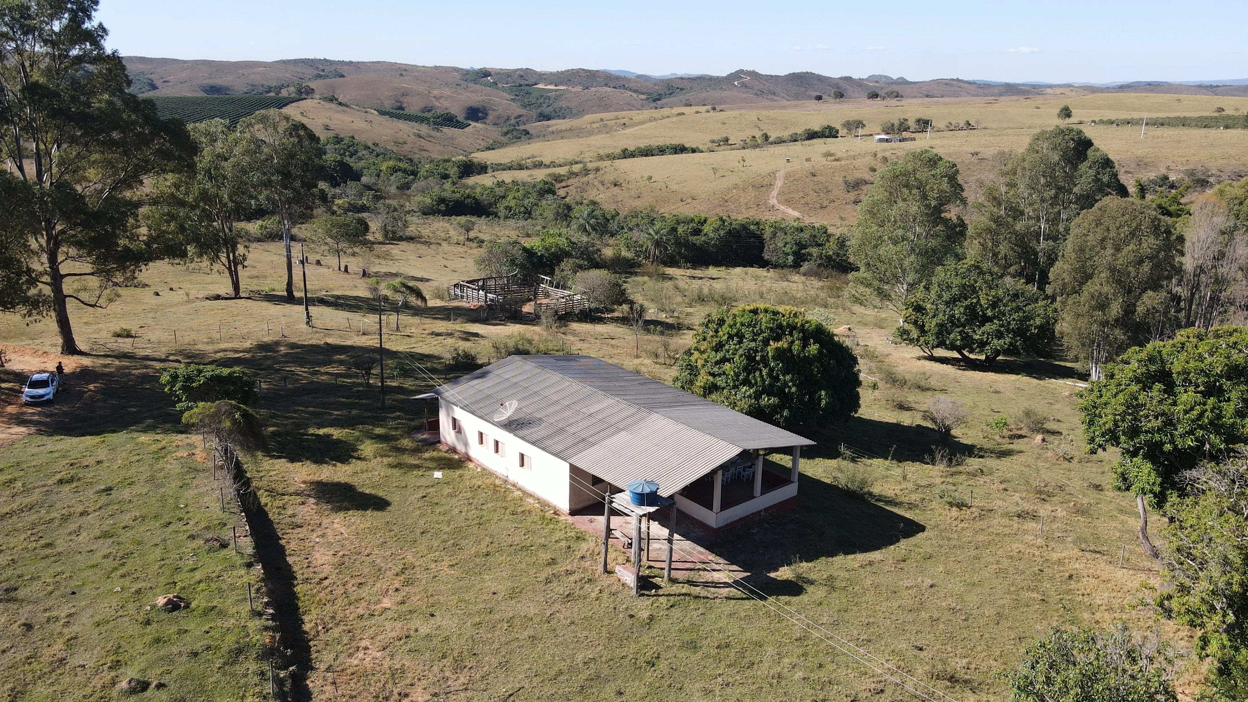 EXCELENTE FAZENDA DUPLA APTIDÃO EM REGIÃO VALORIZADA