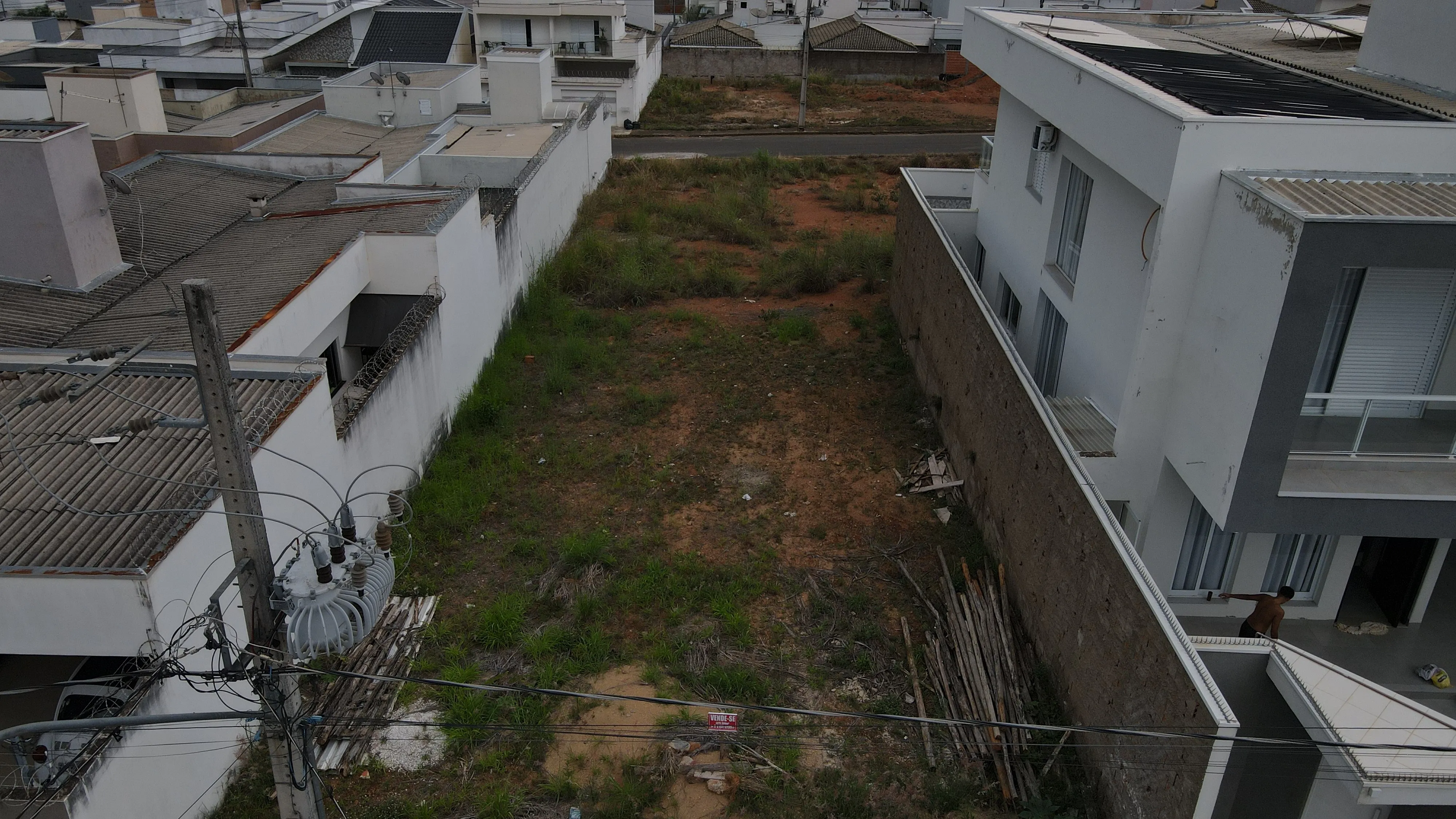 LOTE À VENDA - EXCELENTE LOCALIZAÇÃO NO BAIRRO MORADA NOVA 4