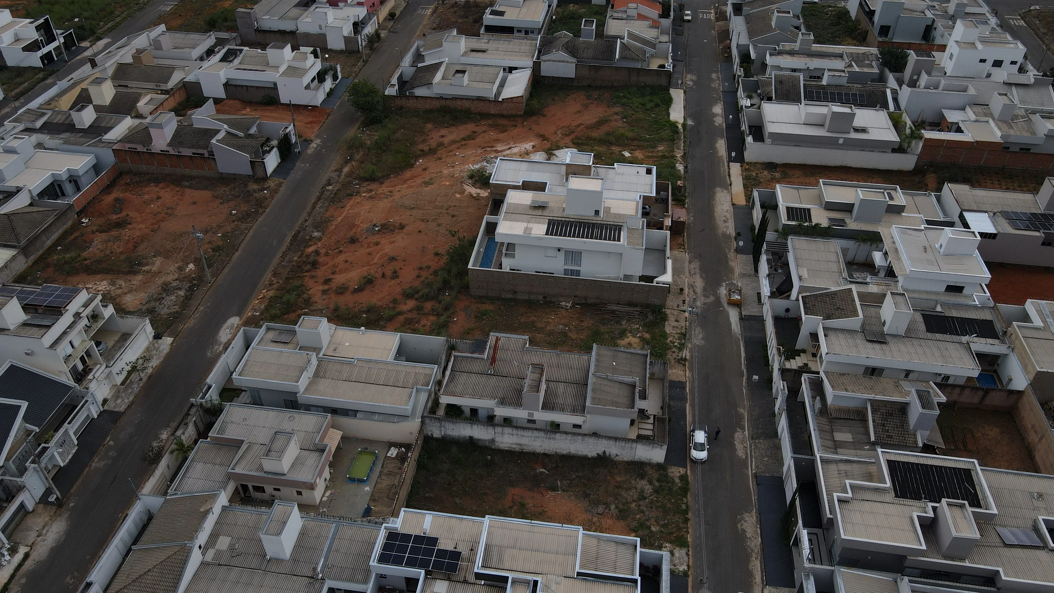LOTE À VENDA - EXCELENTE LOCALIZAÇÃO NO BAIRRO MORADA NOVA 4
